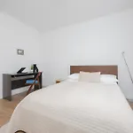 Sloneczny Apartament Z Parkingiem By Noclegi Renters