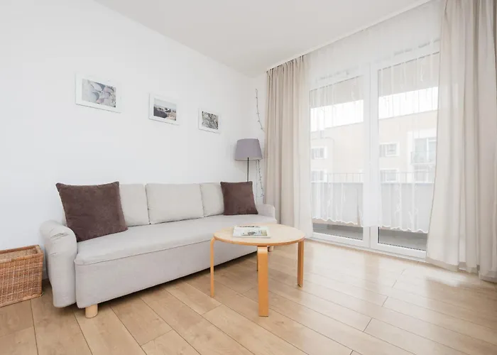 Sloneczny Apartament Z Parkingiem By Noclegi Renters